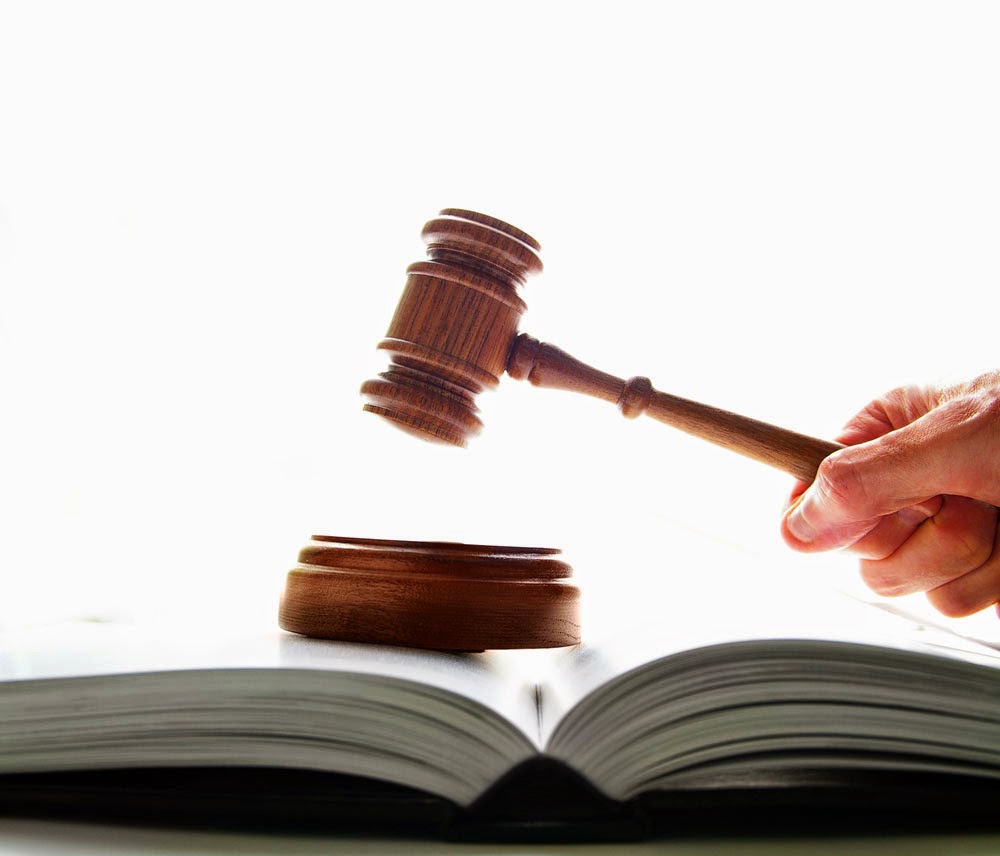 ¿Cómo se deben vincular laboralmente los celadores y los vigilantes?