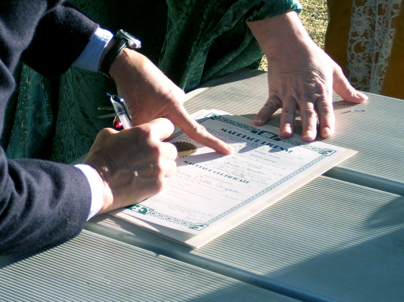 ¿Qué condiciones mínimas debe contener un contrato de adhesión?