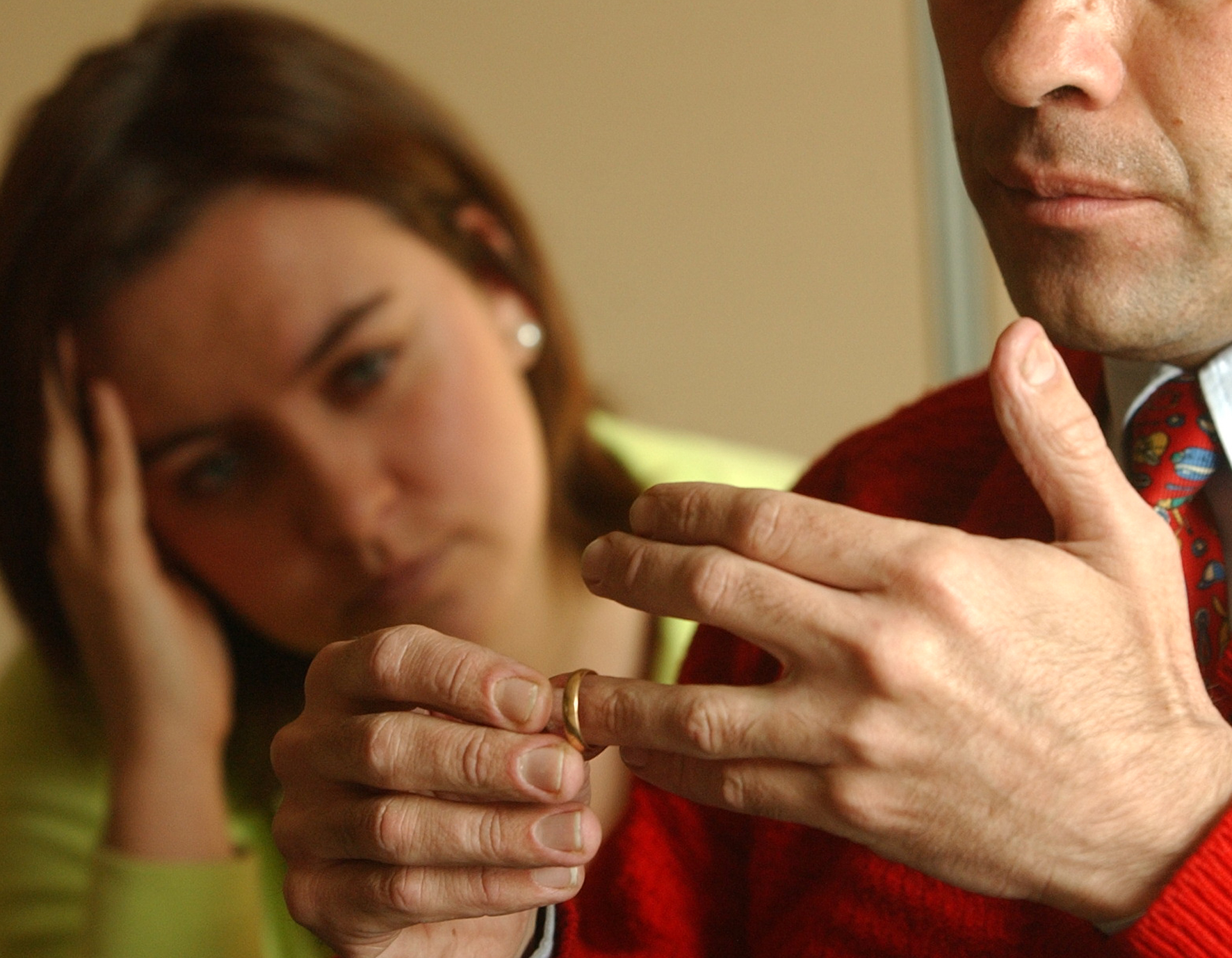 ¿Cómo proceder cuando mi cónyuge no desea darme el divorcio?