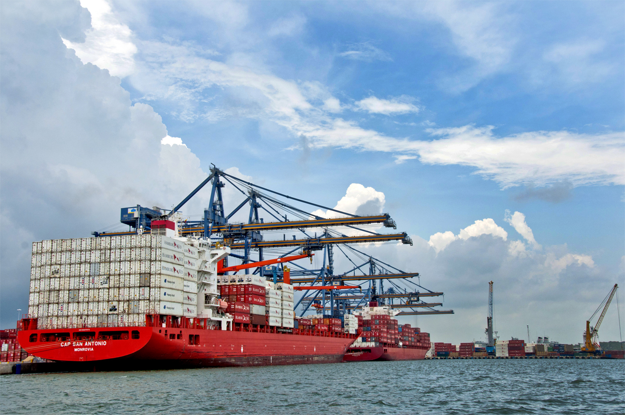 Cartagena se convertirá en un puerto más competitivo según Vargas Lleras